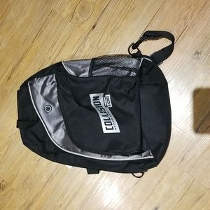 Single shoulder backpack NWOTS 3 zippered pockets and waterbottle holder